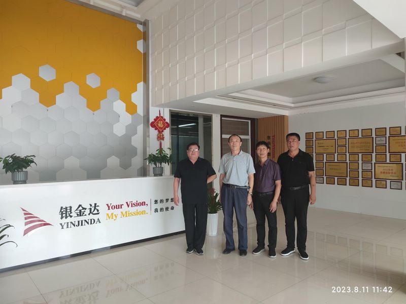 卫辉市总工会与作者协会到1XBET官网结合采访劳模事迹